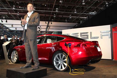 Ü­n­l­ü­ ­A­n­a­l­i­s­t­t­e­n­ ­Ş­a­ş­ı­r­t­a­n­ ­T­e­s­l­a­ ­Y­o­r­u­m­u­:­ ­­­B­M­W­ ­O­l­m­a­ ­P­o­t­a­n­s­i­y­e­l­i­ ­V­a­r­­­